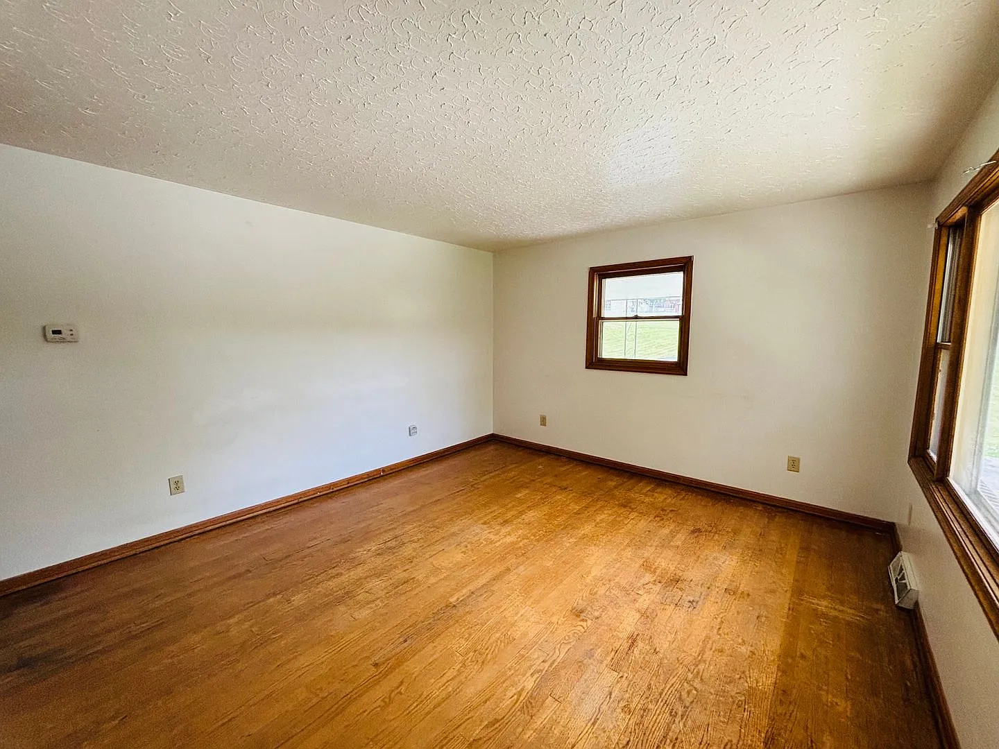3 Bedroom, 1 Bath House — Photo 2