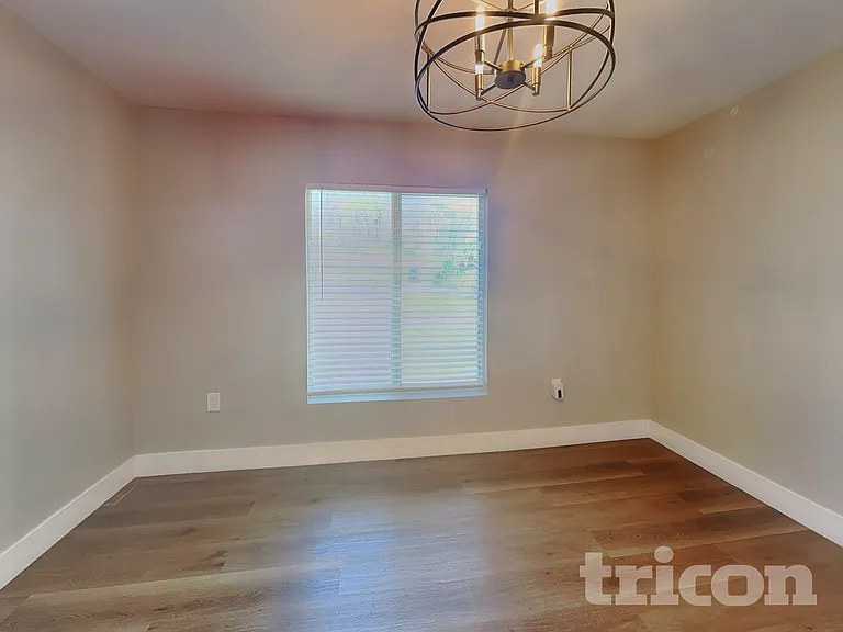 15476 Chamberlain Blvd — Photo 3