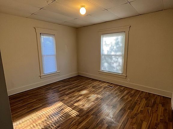 3rd image of 235 Royal Ave