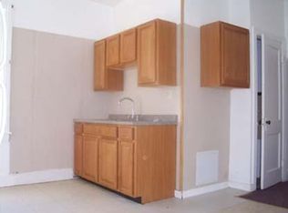 446 Centre St FL 2ND, Trenton, NJ