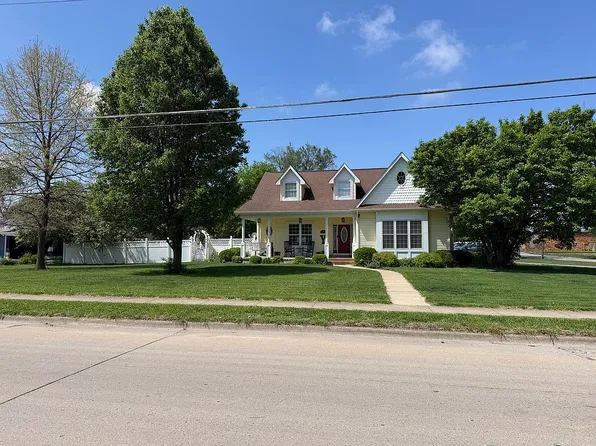 303 S Jefferson St, Paris, IL 61944