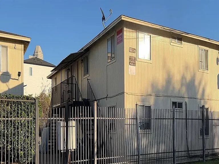 1519 Robin Street — Photo 1