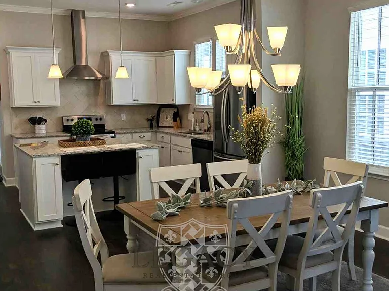 708 Goswell Dr — Photo 8