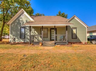 218 W Adams St, Crescent, OK 73028