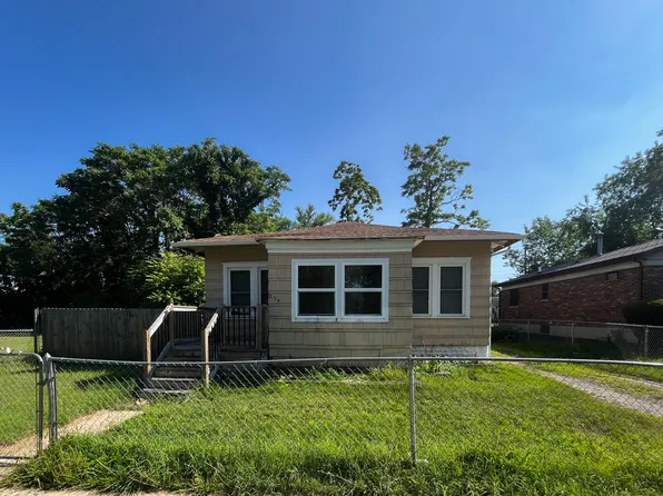 864 Highland Ave, Benton Harbor, MI 49022