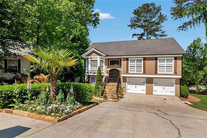 1st image of 1092 Boardwalk Pl
