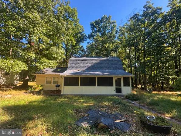 48 Big Rock Dr, Delray, WV 26714