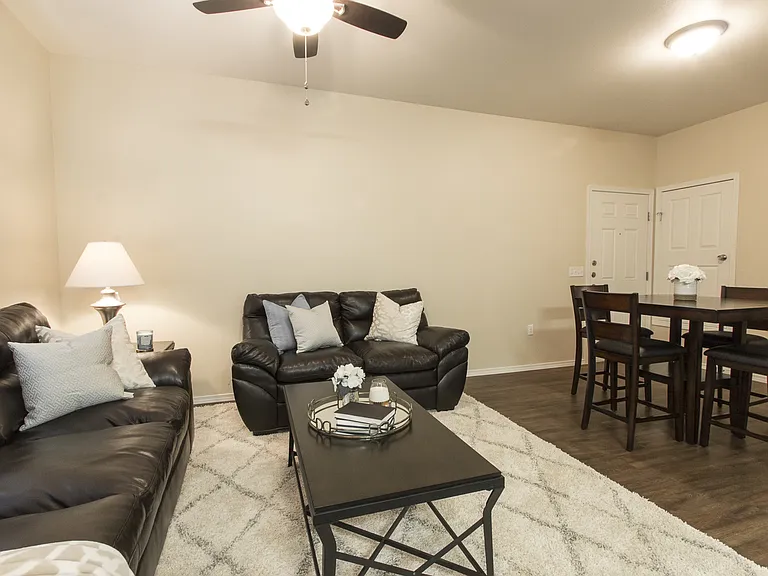 500 S Yarbrough Dr — Photo 17
