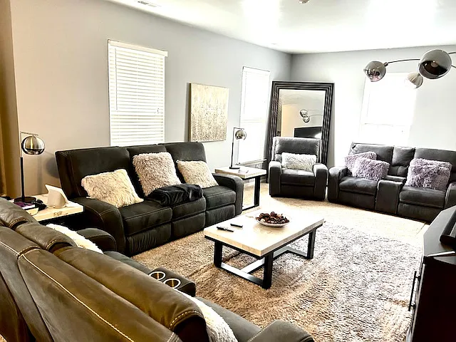 2 bed, 1375 sqft, $1,795 — Photo 2