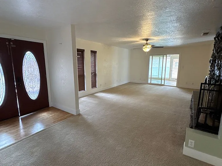 1317 Lexington Rd — Photo 27
