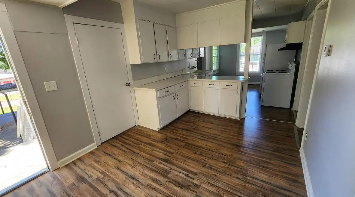 9 Hillside Avenue - 1 — Photo 4