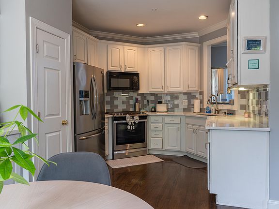 3rd image of 114 Nolen Ln