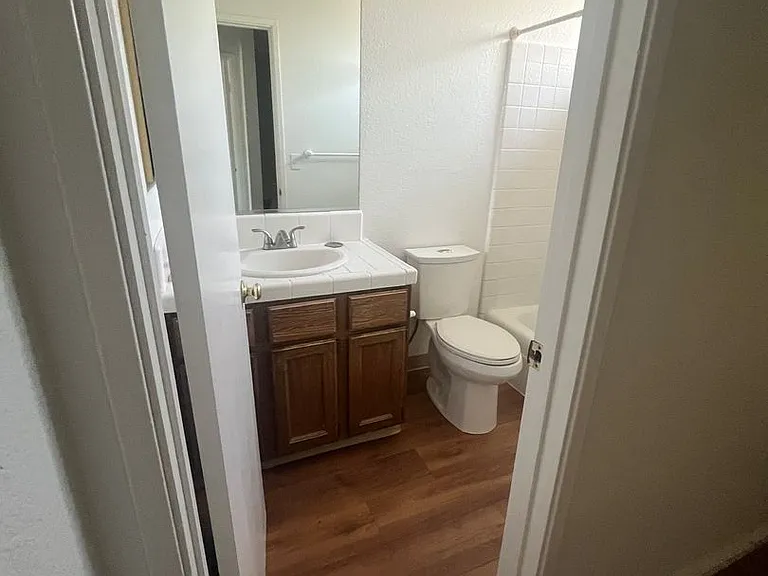1636 Brentwood Ln — Photo 9