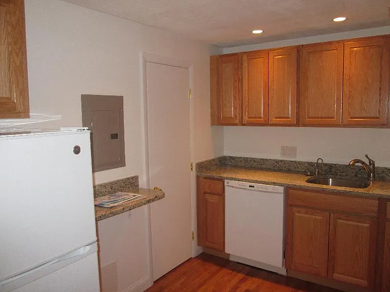 15 Euston Rd #10 — Photo 2
