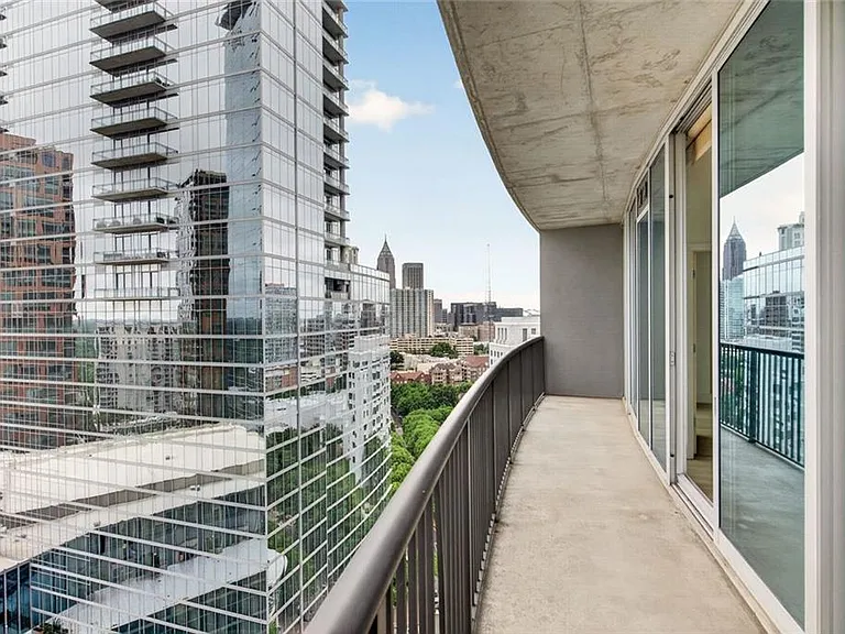 1080 Peachtree St NE #2004 — Photo 13