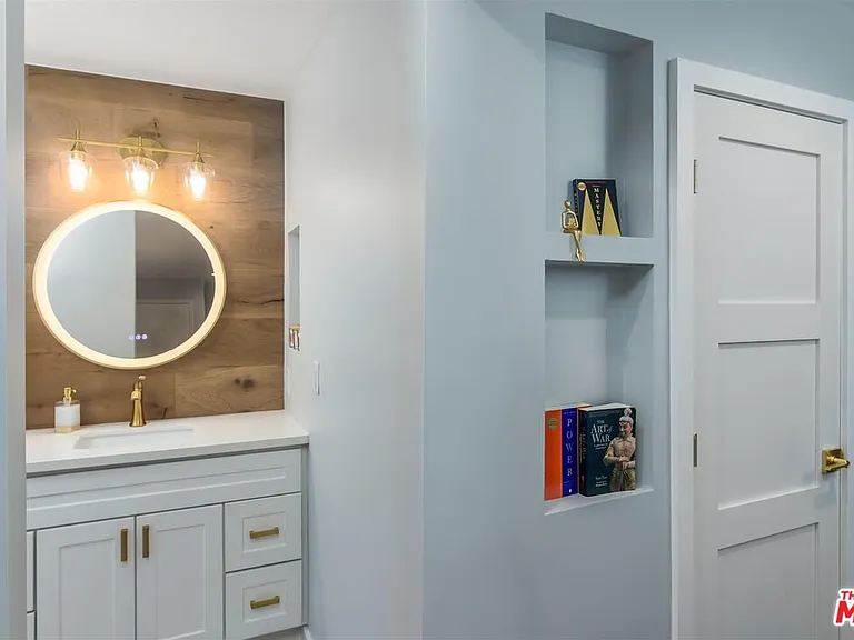 9005 Cynthia St #214 — Photo 16