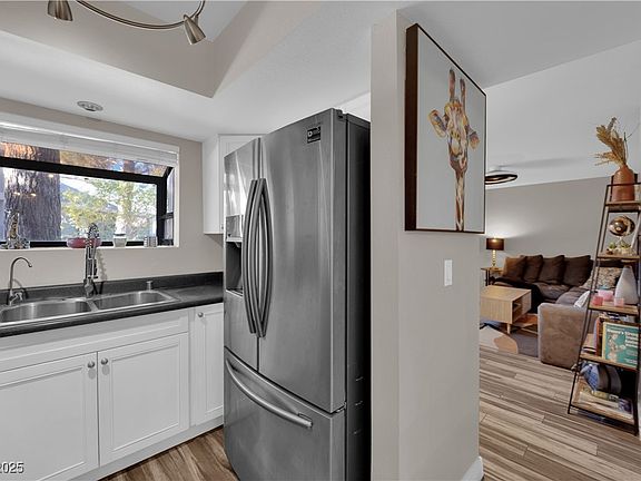 3rd image of 2851 Bamboo Ct #0