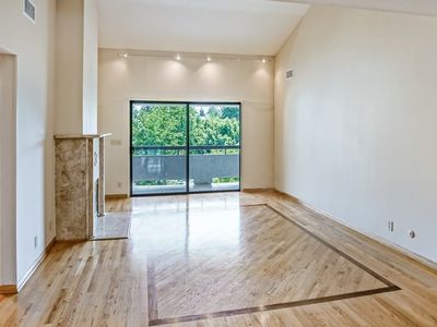 21650 Burbank Blvd Unit 305, Woodland Hills, CA, 91367