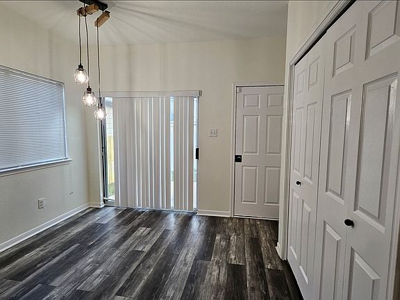 4th image of 11808 Jelicoe Dr