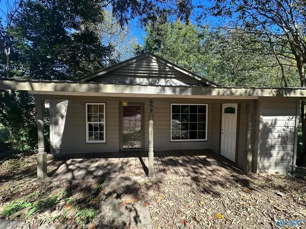 609 Center St, Scottsboro, AL 35768