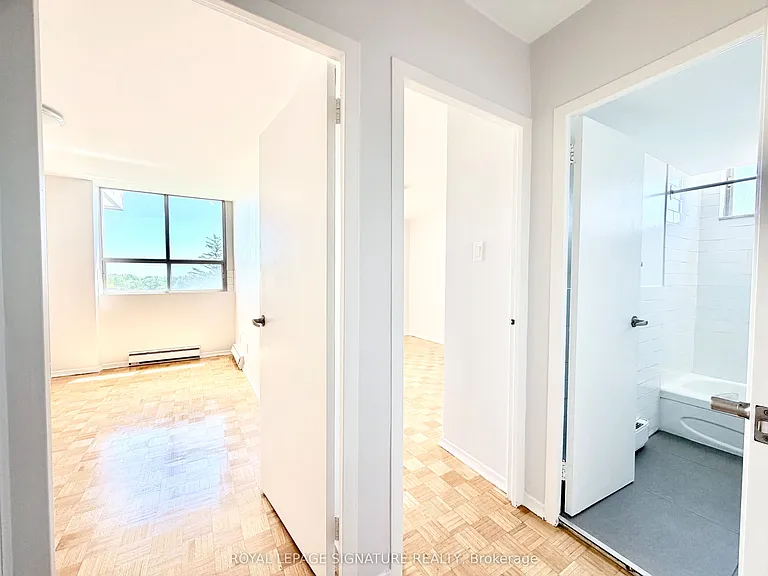 525 Eglinton Ave E #804 — Photo 16
