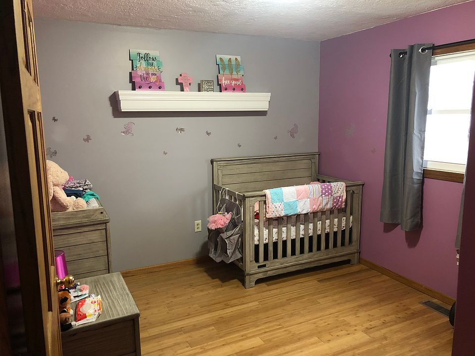 1st image of 1114 E 9th St