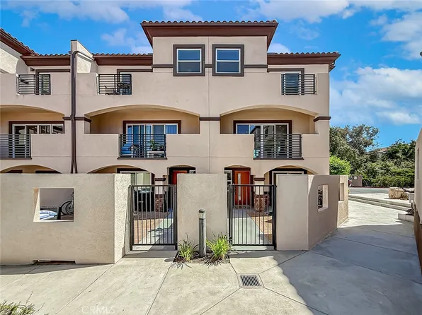 946 Warwick Ave, Thousand Oaks, CA 91360
