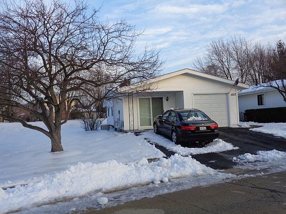 2nd image of 1037 Mohegan Ln