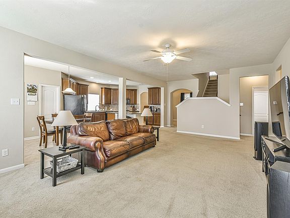3rd image of 8403 Doral Chase Ln