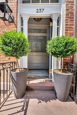 Rented by Sotheby's International Realty | media 27