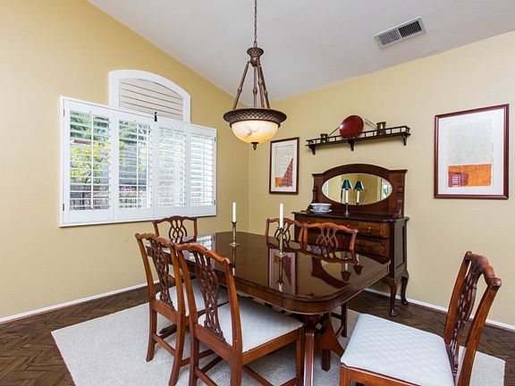 5th image of 10905 Meseta Ave