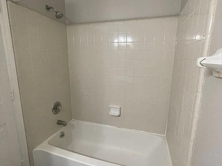 6246 Rosecroft Dr — Photo 11