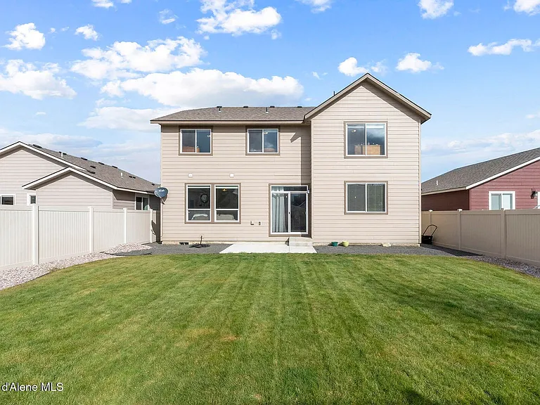 984 E Allenby Ave — Photo 34
