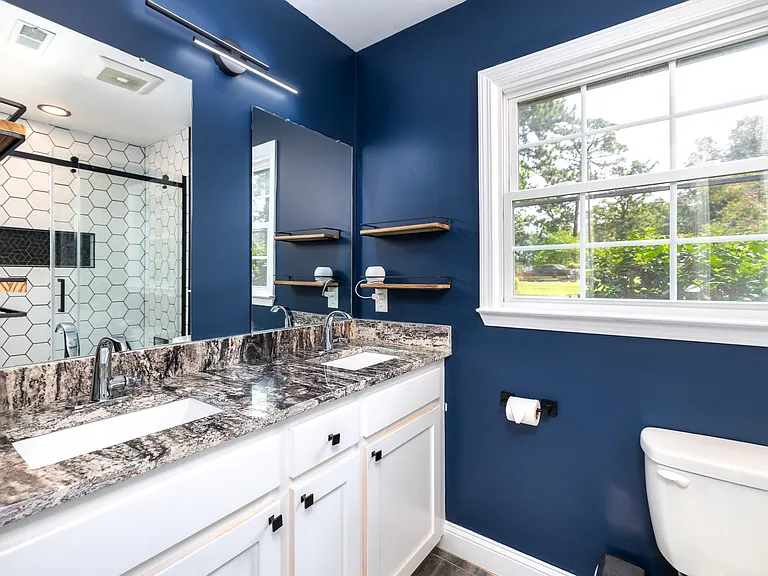 909 Club Ln — Photo 11