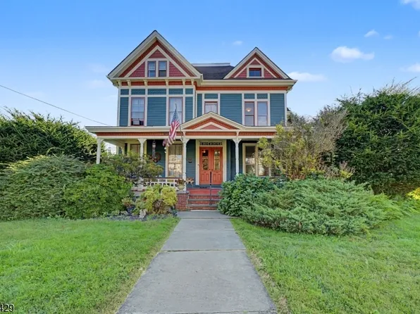 401 W Moore St, Hackettstown Town, NJ 07840