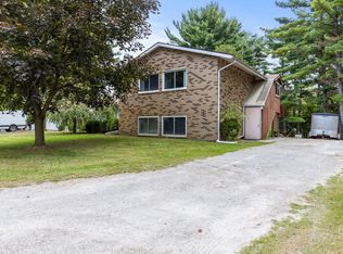 8820 Garfield Dr APT 1, Whitmore Lake, MI 48189