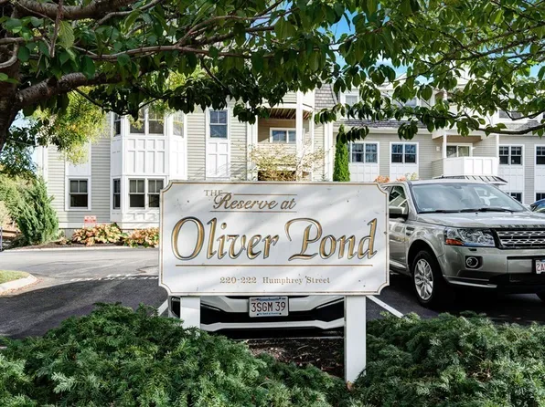 220 Humphrey St Unit 101, Marblehead, MA 01945