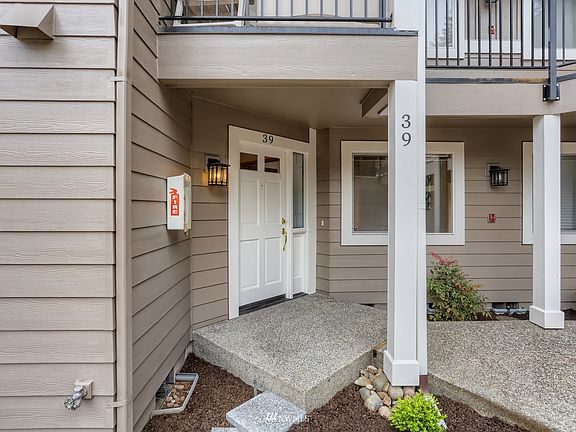 Covered exterior entrance