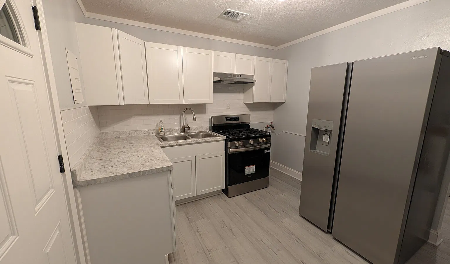 208 Spencer Place, Unit A — Photo 3
