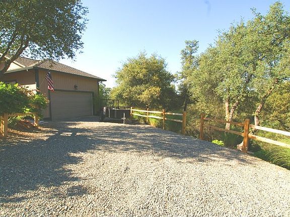 4th image of 4006 Pine Bluff Ln