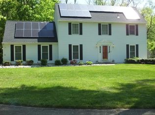 15 Locke Ct, Ewing, NJ 08628