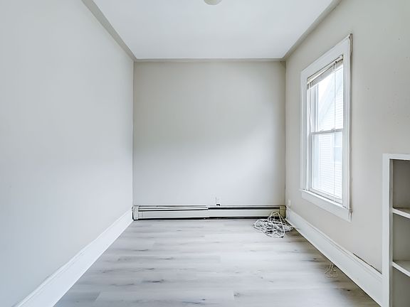 5th image of 83 Sanford St #2