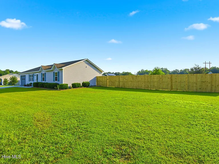 133 Wigeon Rd — Photo 4