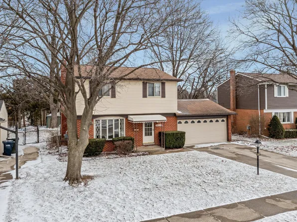 38240 Tottenham Rd, Sterling Heights, MI 48312