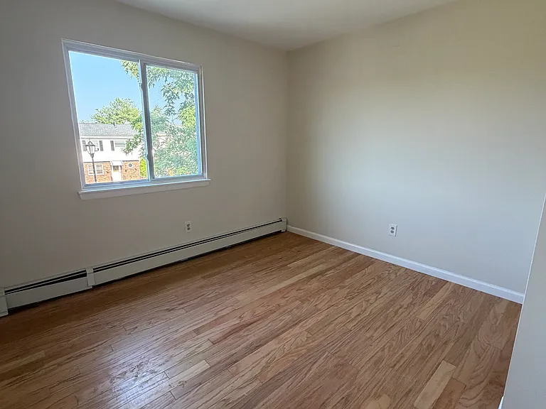502 Harbor View Ct — Photo 18