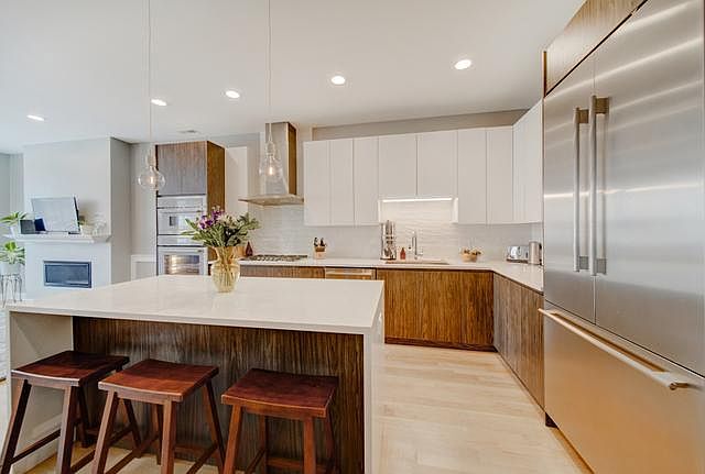 1st image of 4119 N Western Ave #2A