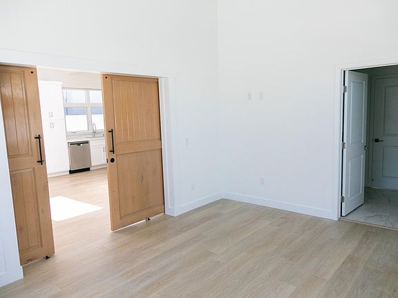 5th image of 221 Avenue B