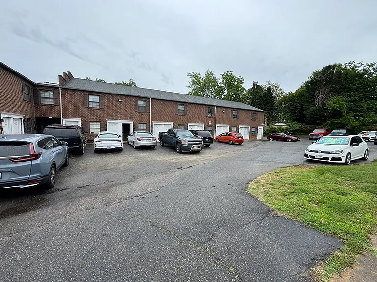 3201 Chamberlayne Ave — Photo 1