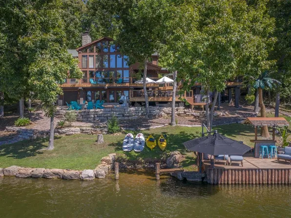 995 Aspen Circle Dr, Wright City, MO 63390