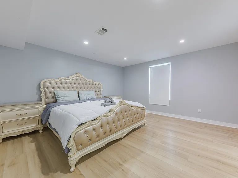 4240 Barrett Rd — Photo 15